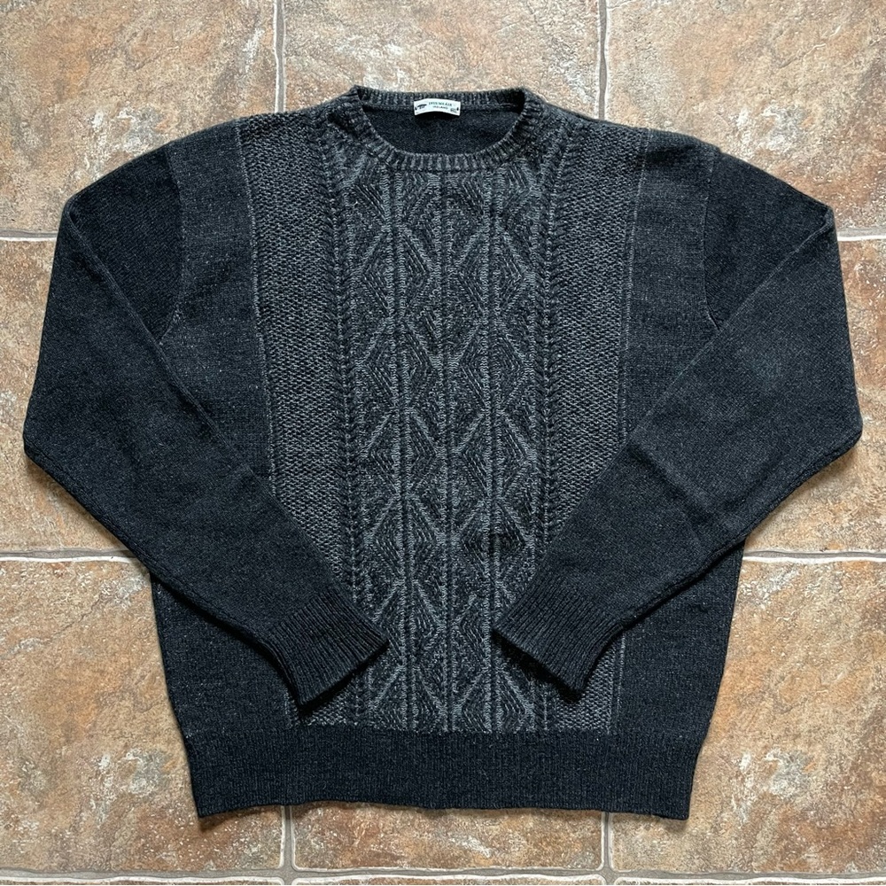 Inis Meain Cashmere Patented Aran Sweater in Plaited Charcoal